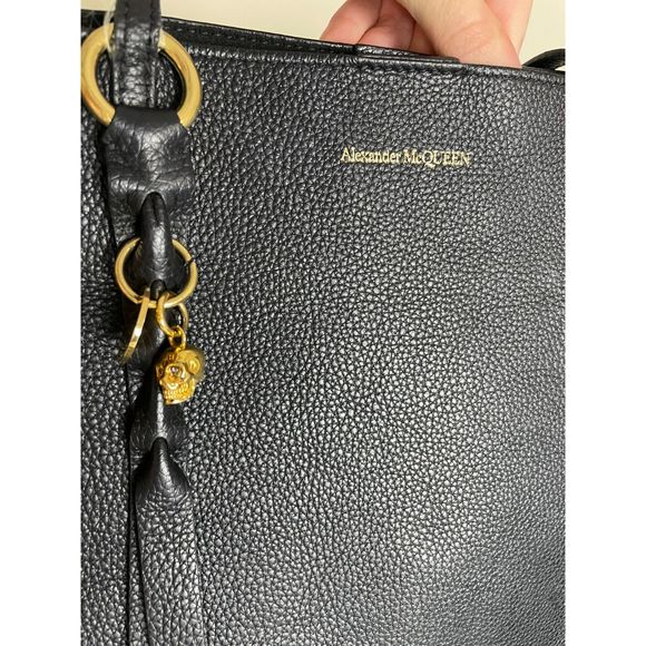 Alexander McQueen Gold Skull Black Leather Shopper Travel Tote Bag - Picture 4 of 13